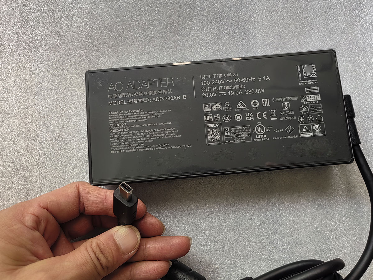 NEW 20V 19A Rectangle Conn 380 - đánh giá và giá Pc Gaming Asus Rog